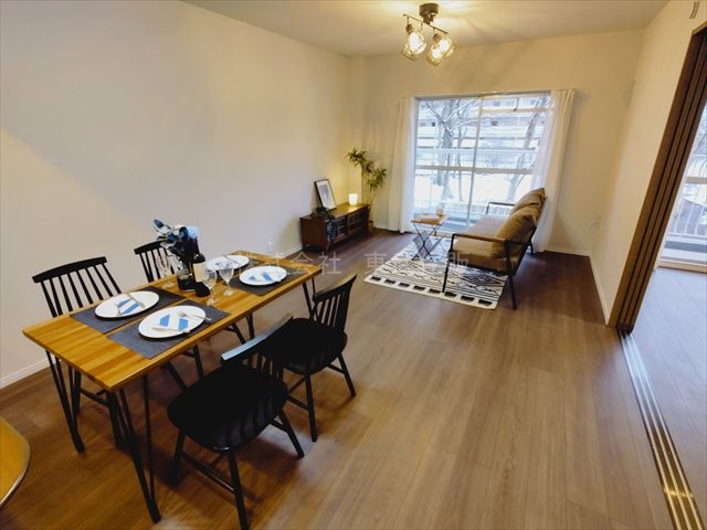 【居間・リビング】 | 東武みよしみずほ台サンライトマンションB棟 | 開放感があり日当たり良好です