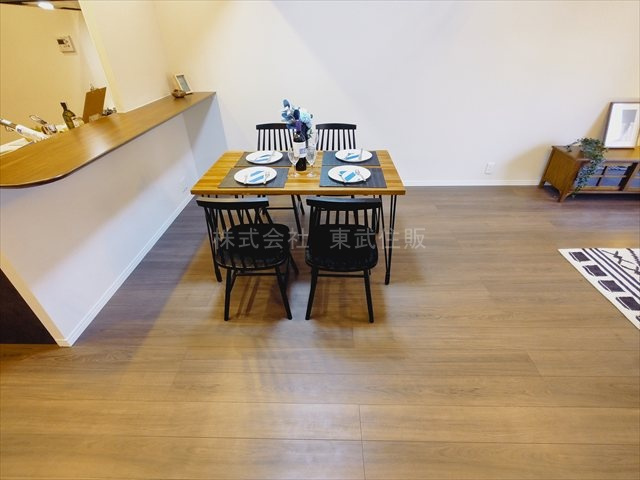 【ダイニング】 | 東武みよしみずほ台サンライトマンションB棟 | 食卓を囲むダイニング