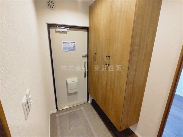 【玄関】 | 東武みよしみずほ台サンライトマンションB棟 | ゆったりとした玄関です
