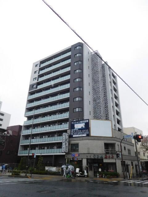 クレストコート志村坂上の外観|RC造12階建ての重厚感ある外観 