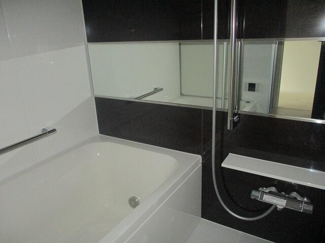 クレストコート志村坂上の浴室|清潔感と高級感を備えたバスルーム 