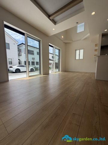 平塚市河内2期　新築戸建　全6棟3号棟の居間・リビング