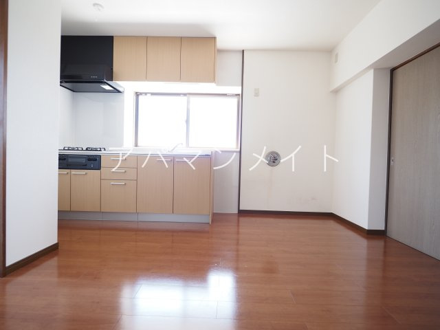 【居間・リビング】 | 最上階角部屋です！