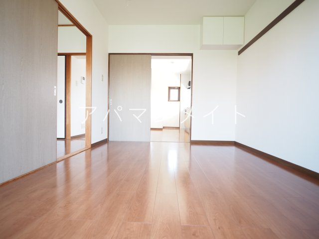 【寝室】 | 最上階角部屋です！