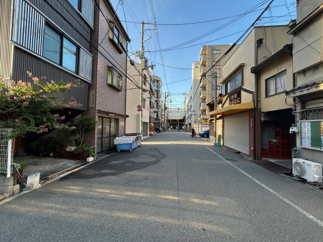 中央区谷町　新築戸建用土地の前面道路含む現地写真