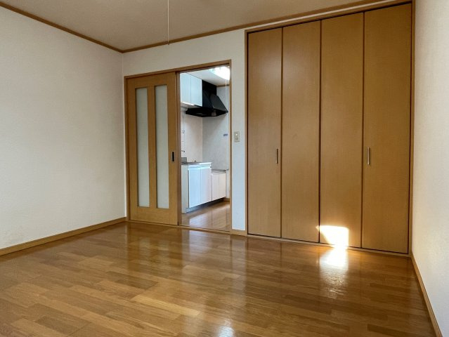 【洋室】 | みどりヶ丘ハイツ