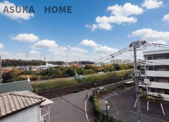 ライオンズマンション大倉山新羽町の展望|お部屋からの眺望になります。気持ちがいいですね。