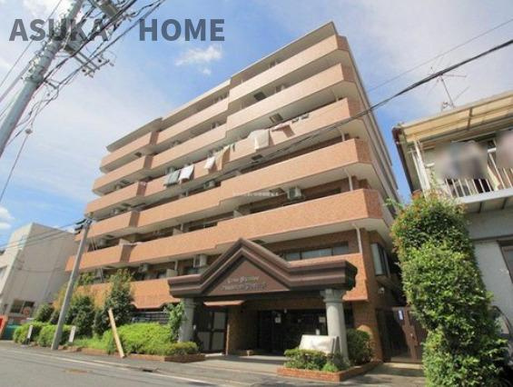 ライオンズマンション大倉山新羽町の外観|タイル張りのおしゃれな外観です。7階建てになります。