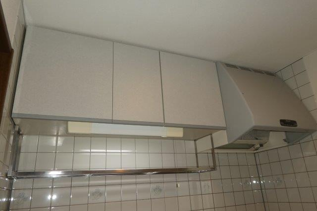 マーキュリーⅡのキッチン|キッチン上収納