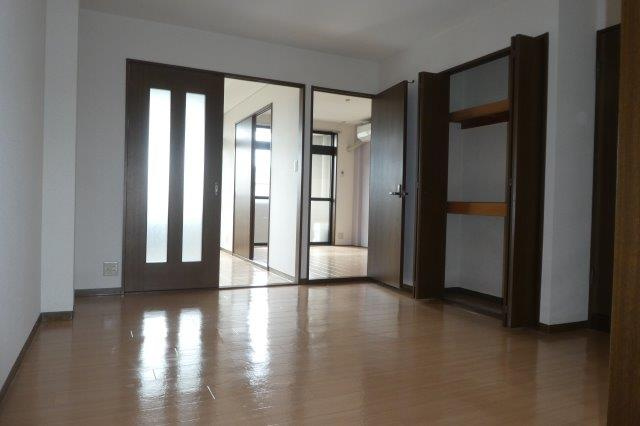 マーキュリーⅡの居間・リビング