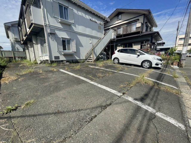 リッチフィールド都南の駐車場