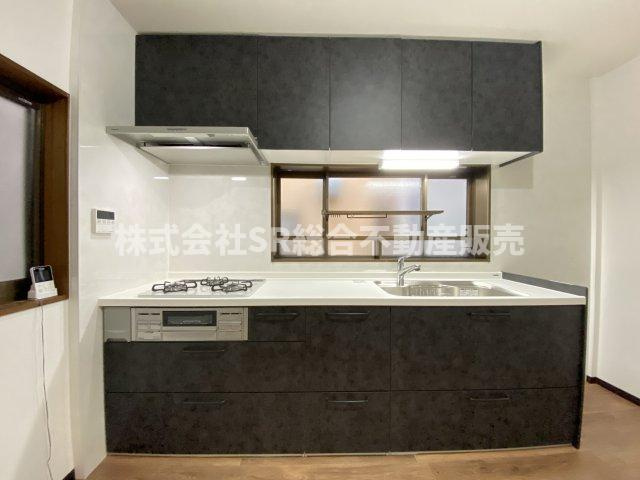 岩田町1丁目中古戸建のキッチン|新調されたばかりのシステムキッチンで快適にお料理できます！