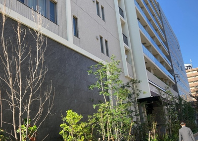 【構造・工法・仕様】 | エクセレントシティ本厚木駅前 | ＲＣ造、Reinforced Concreteは直訳すると補強されたコンクリートです。主に柱や梁・床・壁が鉄筋とコンクリートで構成おり、鉄筋を組んだ型枠にコンクリートを流し込んで固めたものを指します。
