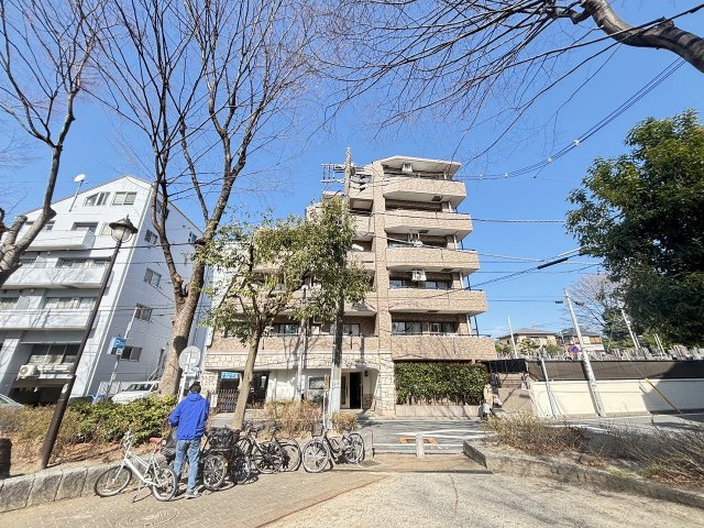 【居間・リビング】 | ライオンズマンション高円寺第2 | 6.0畳のゆとりあるリビングダイニング♪テーブルやソファーも配置しやすく、食事・くつろぎスペース・ワークスペースなど多用途に活用できる万能スペースです！！