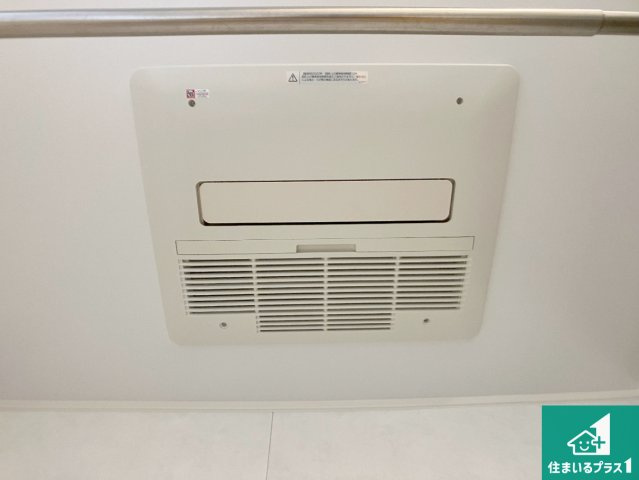 須磨シーサイドヒルズIの冷暖房・空調設備|四季を通して快適なバスライフをお手伝いする浴室暖房乾燥機！浴室の乾燥・暖房・涼風・換気はもちろん、２４時間換気にも対応！
