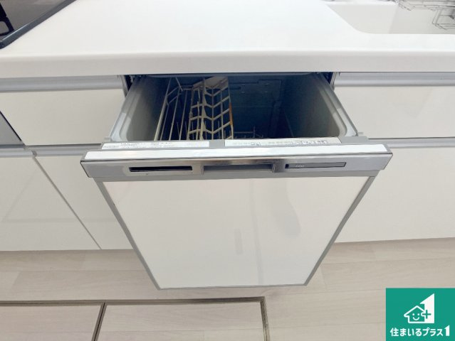 須磨シーサイドヒルズIの設備|食事後の一仕事、食器洗いをボタン一つでお任せできちゃいます！場所を取らないビルトイン式なので、お料理スペースもしっかり確保！