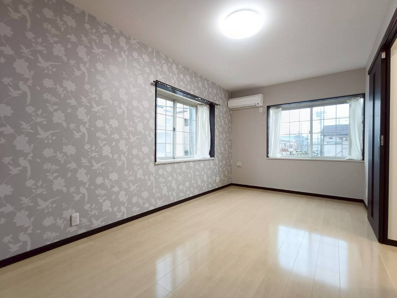 三郷市　戸ケ崎2丁目　中古戸建の洋室|心地よく休めるようゆったりとした広さを確保しています