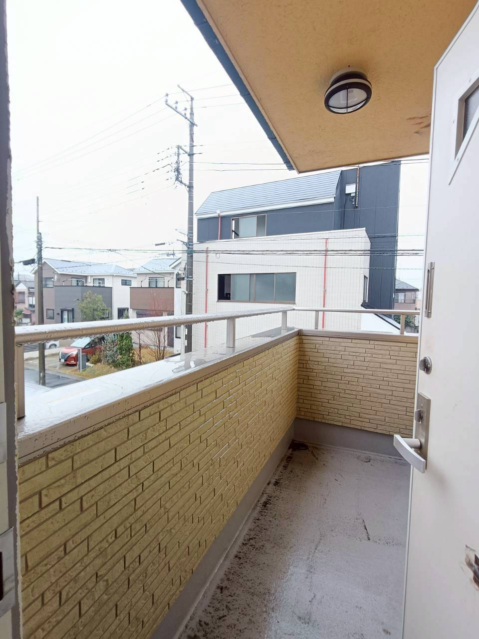 三郷市　戸ケ崎2丁目　中古戸建のバルコニー|バルコニー2カ所があります