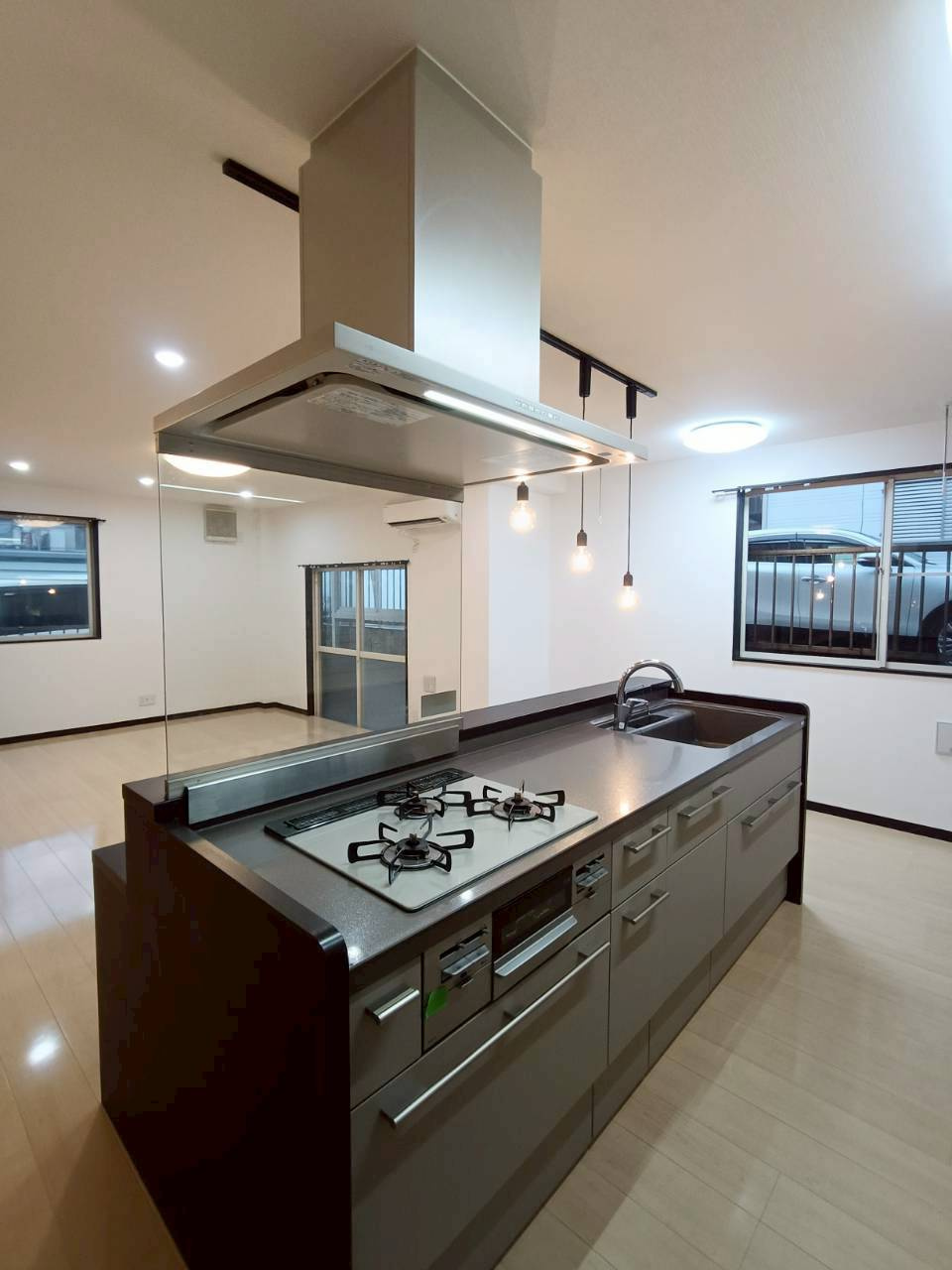 三郷市　戸ケ崎2丁目　中古戸建のキッチン|内装の主役　キッチンです