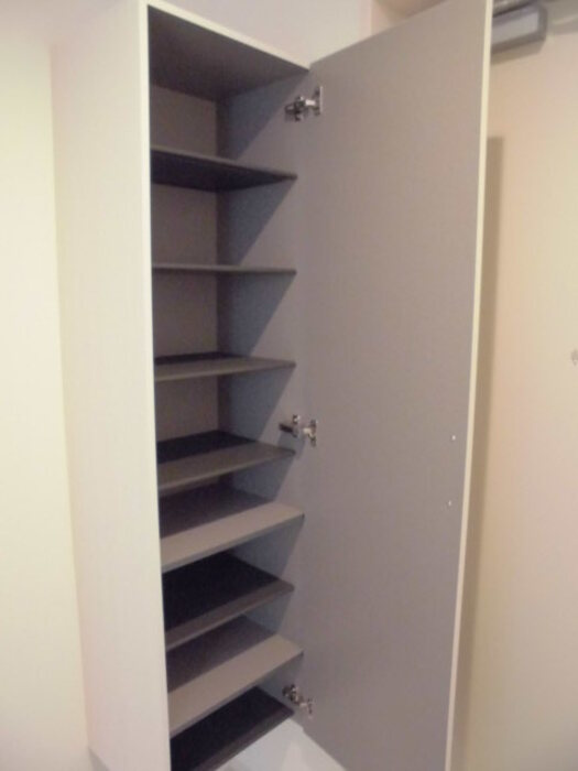 フェアハウスの玄関