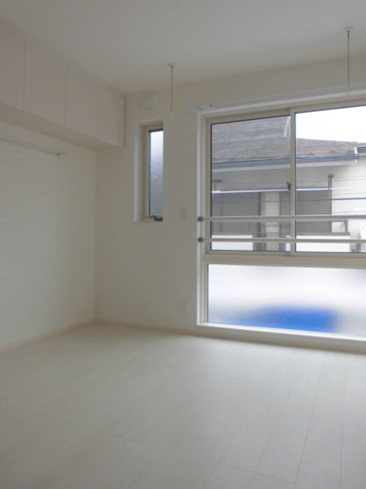 フェアハウスの居間・リビング