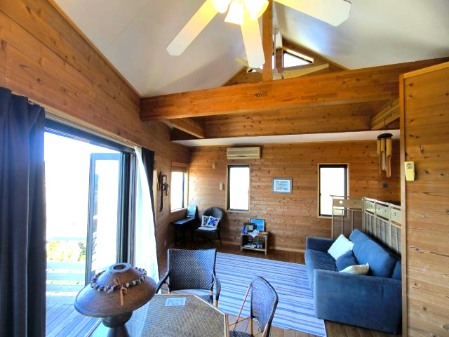 海見え！リビングから富士山・海を臨む秘密基地の居間・リビング|リビング