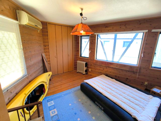 海見え！リビングから富士山・海を臨む秘密基地の洋室