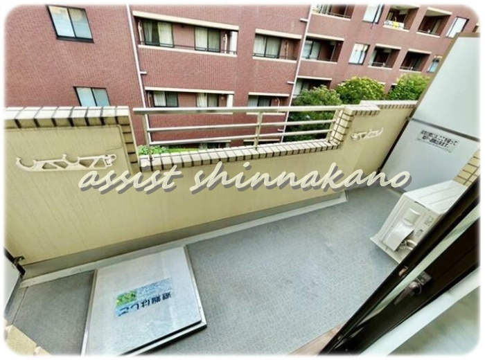 シャルマン中野坂上のバルコニー|別号室の参考写真です