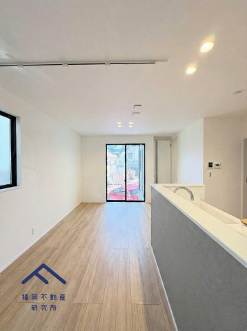 南区中尾１丁目　戸建ての居間・リビング