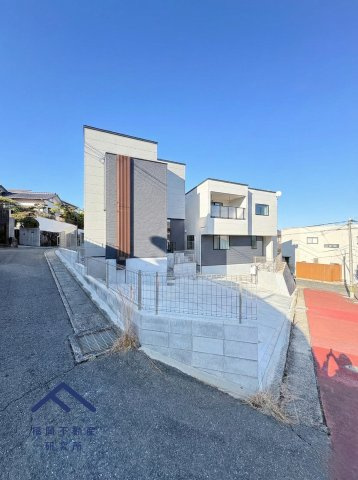 南区中尾１丁目　戸建ての前面道路含む現地写真