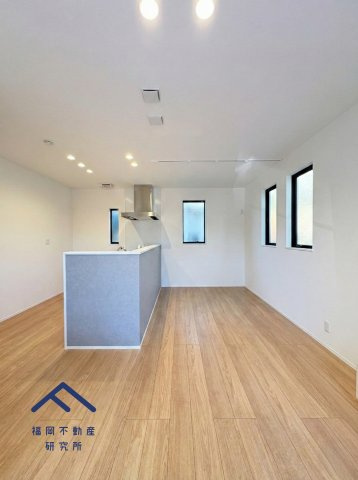 南区中尾１丁目　戸建ての居間・リビング