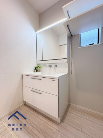 南区中尾１丁目　戸建ての独立洗面台