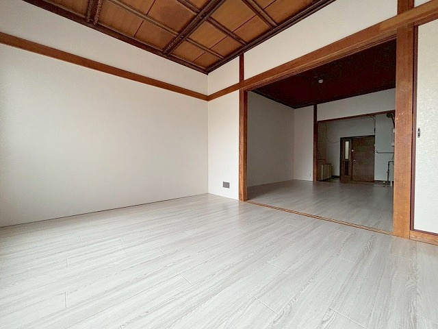 メビウス十三レジデンスの居間・リビング