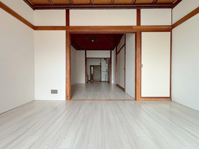 メビウス十三レジデンスの居間・リビング