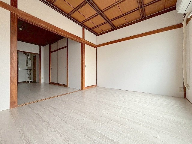 メビウス十三レジデンスの居間・リビング