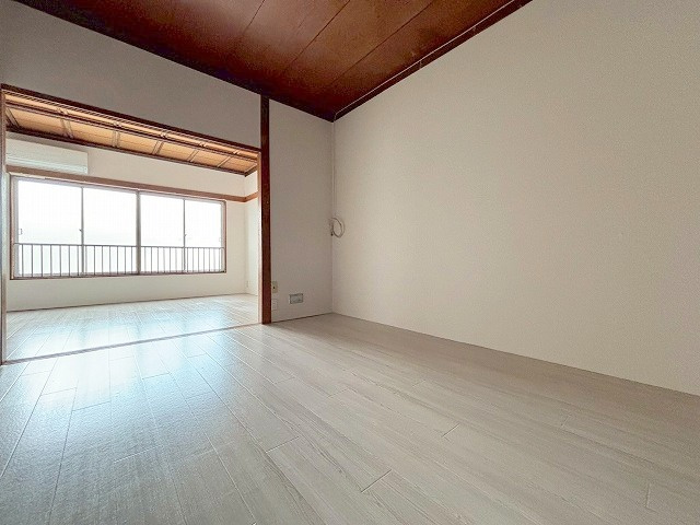 メビウス十三レジデンスの洋室