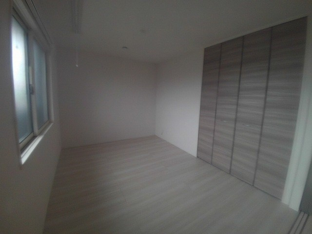 シャルムソレイユⅢ番館の洋室