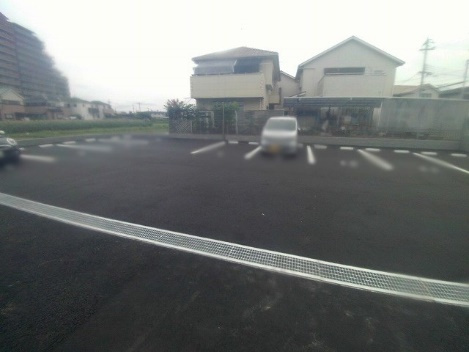 シャルムソレイユⅢ番館の駐車場