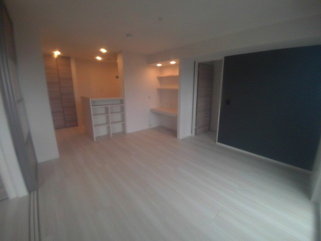 シャルムソレイユⅢ番館の居間・リビング