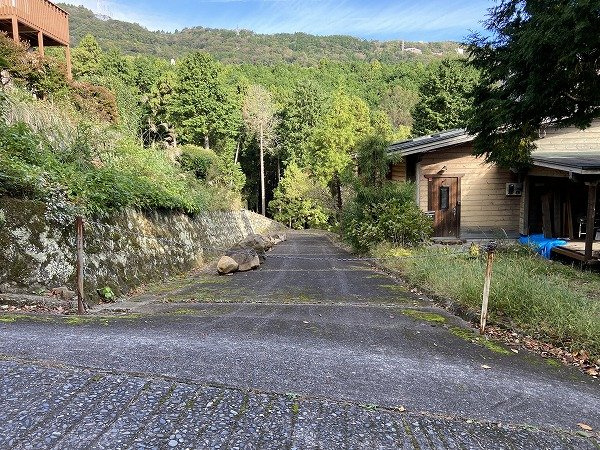 熱海市　エンゼルフォレスト伊豆山の前面道路含む現地写真