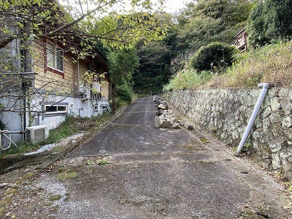 熱海市　エンゼルフォレスト伊豆山の前面道路含む現地写真