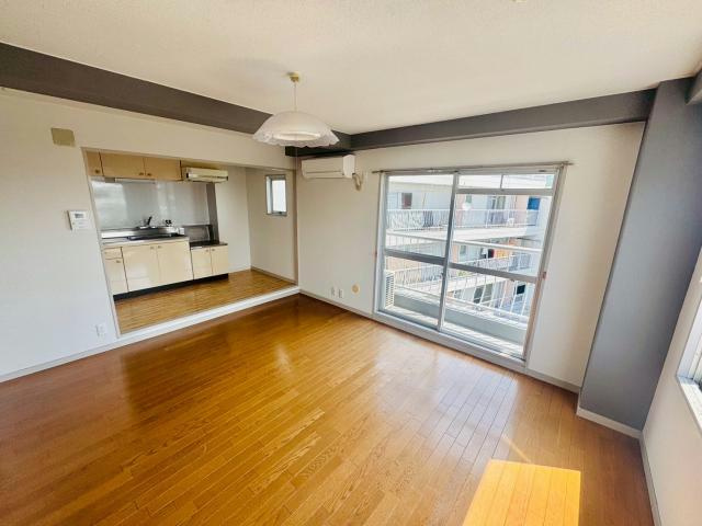 メゾン白鷺の居間・リビング