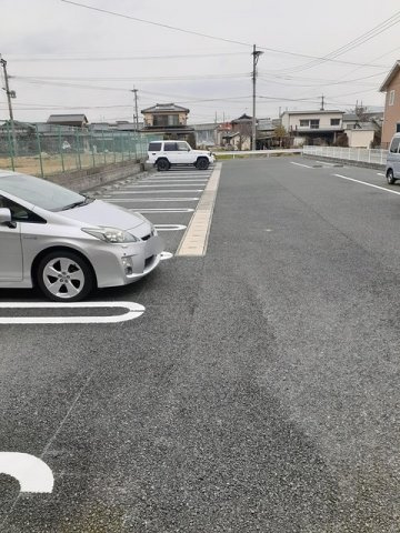 ミニヨンアンジュの駐車場