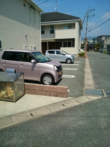 メゾン・ド・ジェルメＢの駐車場
