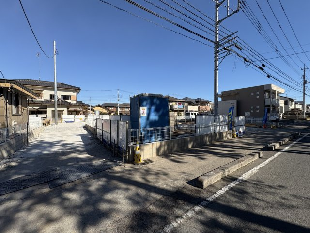 【LiveleGarden】下野烏ケ森 全4棟の前面道路含む現地写真|〇只今建設中〇
未完成物件ですが、お近くの同社施工完成物件をご内覧いただくことも可能です☆
お気軽にお問い合わせください♪
※2026年1月撮影