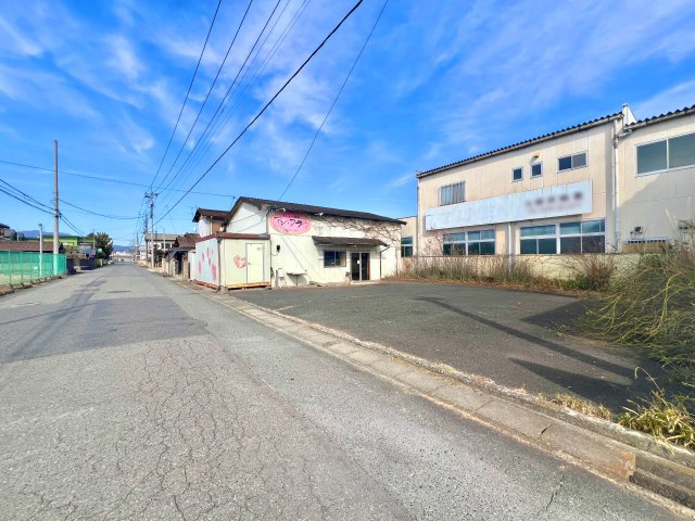 渋川市中村の前面道路含む現地写真|前面道路広々で駐車も楽々♪
