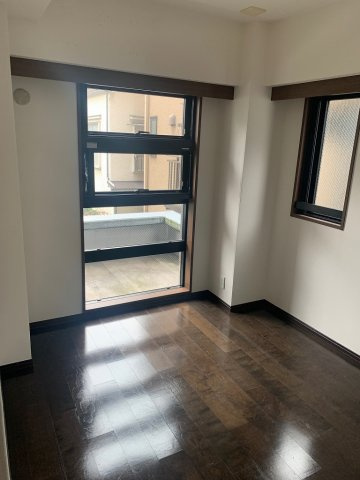 ドゥーエ千石の洋室