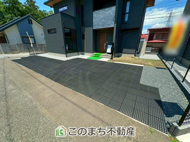 アーバンレジオス宇都宮市滝の原3丁目の駐車場|お車駐車スペース３台分ご用意しております♪
