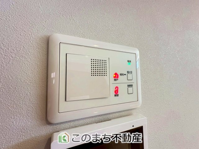 アーバンレジオス宇都宮市滝の原3丁目の設備|リビングから玄関キーの施開錠が可能です☆