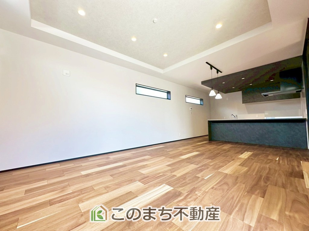 アーバンレジオス宇都宮市滝の原3丁目の居間・リビング|時間のゆとりと空間、暖かな陽光がもたらす光と風を独占してください。新しい暮らしが始まります。
